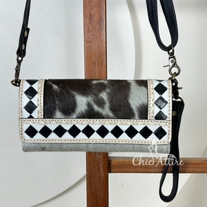 กระเป๋าคลัทช์ใบเล็กหนังวัวคาดลำตัวสำหรับผู้หญิงกระเป๋าคลัทช์ใบเล็กกระเป๋าแฟชั่นดีไซน์หรูหราออกแบบได้ตามต้องการ - Product Image 1