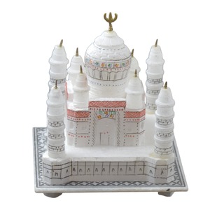 Sculpture de Taj Mahal en marbre blanc poli fait à la main la plus demandée pour le bureau, le salon, l'affichage d'art disponible au prix d'usine - Product Image 1