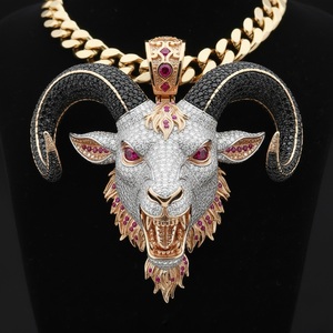 Joyería Personalizada con Dije 3D, Plata de Ley 925, Diamante Moissanita VVS, Dos Tonos, Mapa del Mundo 3D, Dije de Murciélago Malvado - Product Image 1