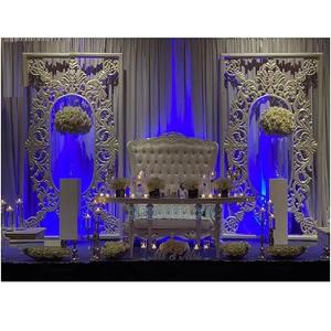 Fabulosa decoración de escenario de boda blanca Aspecto elegante Decoración de escenario de recepción de boda Estilo único Boda cristiana - Product Image 1