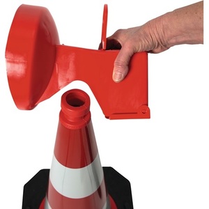 ไฟกรวยจราจร ConeFix แบบด้านเดียว HORIZON พร้อมไฟ LED สีเหลือง สติกเกอร์สะท้อนแสงสำหรับโปรโมชั่น และไฟ - Product Image 6