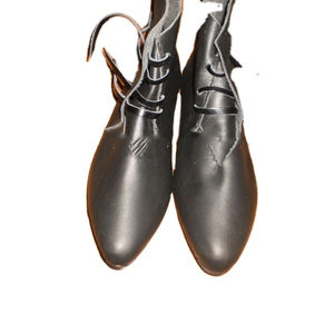 OEM al por mayor 100% zapatos medievales de cuero genuino para los hombres accesorio redondo con cierre de cordones para las estaciones de verano e invierno - Product Image 2