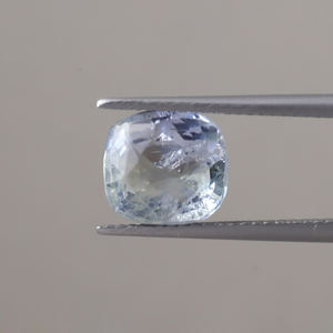 พลอยไพลินสีน้ำเงินธรรมชาติ รับรองโดย IGI ขายส่ง |   ทรงคุชชั่น 9.5x9 มม. |   อัญมณีไพลินสีอ่อน 5.09 กะรัต สำหรับทำเครื่องประดับ | - Product Image 1