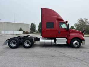 Offres Exceptionnelles : Camion-cabine d'occasion 2021 LT625 Sleeper X15 450ch, Prêt à être expédié dans le monde entier, Porte-à-Porte - Product Image 5