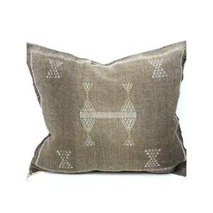 Housse de coussin marocaine faite à la main, coussin traditionnel berbère, coussin décoratif bohème pour canapé, coussin en coton pour la décoration de la maison - Product Image 1