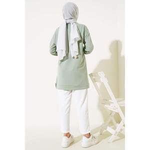 Tunique Emblème Imprimé Texte Vert Âge - Product Image 1