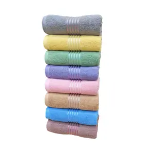 निर्यातकों द्वारा भारत में बिक्री निर्माण के लिए बहु-रंगीन उपलब्ध नरम तौलिए के साथ दैनिक नरम तौलिए के साथ नरम तौलिए