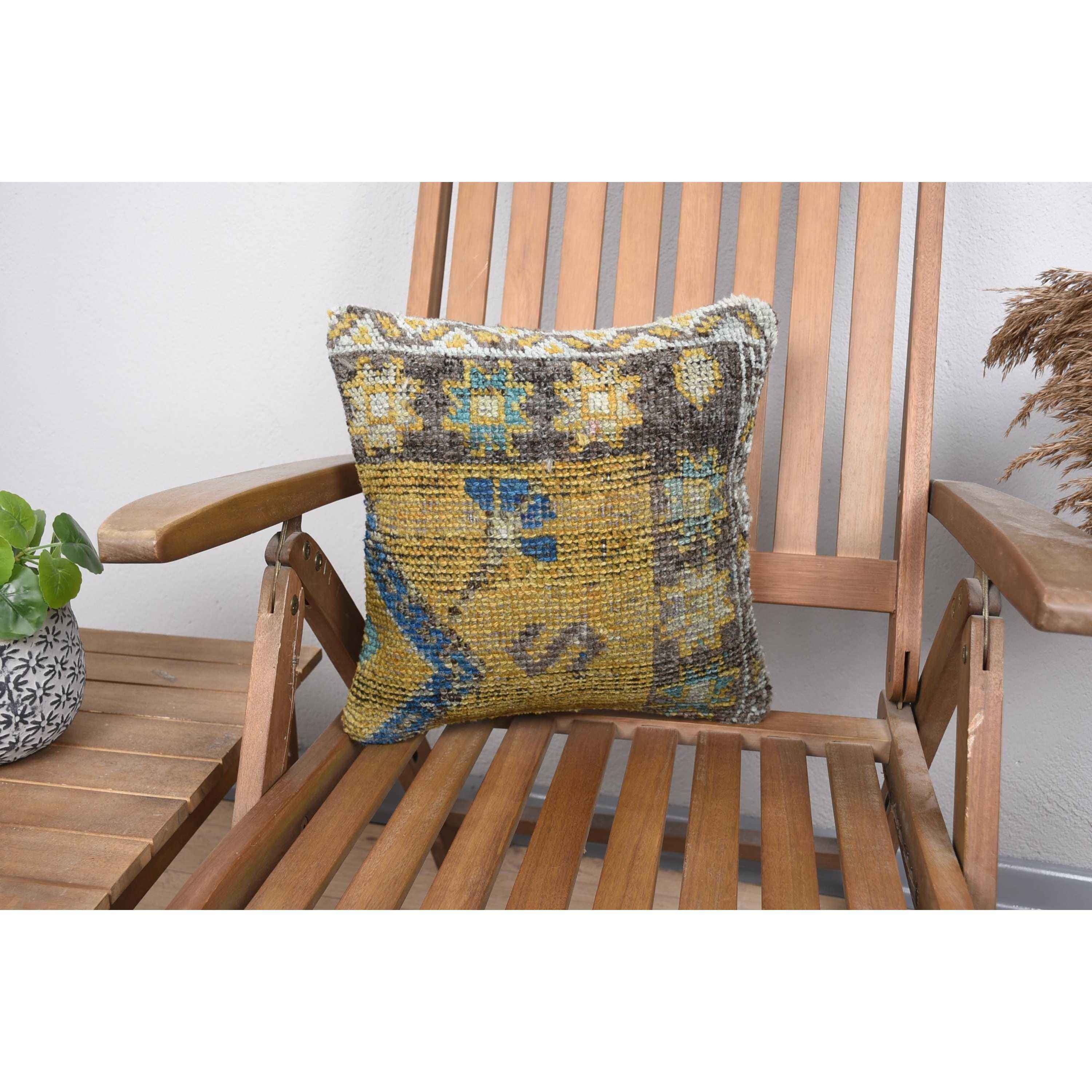 สีเหลือง