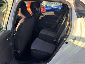 RENAULT CLIO 2024 USADO, 1.0CCM GASOLINA/ 1.3L GASOLINA, TRANSMISIÓN MANUAL EDC 67KW 91HP 1.0CCM EURO 3 EN VENTA - Product Image 3