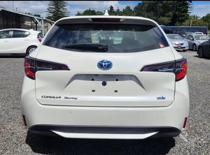 Corolla Híbrido Station Wagon 2019 - Volante a la Izquierda, Eficiente en Consumo de Combustible, Asientos de Cuero Espaciosos, Caja de Cambios Automática, Cámara Trasera 360° - Product Image 5