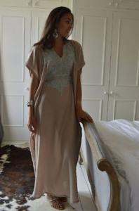 Nuevo estilo de mujer yugo bordado Color sólido manga corta Casual hasta el suelo cintura Natural tejido ecológico Kaftan vestidos - Product Image 2