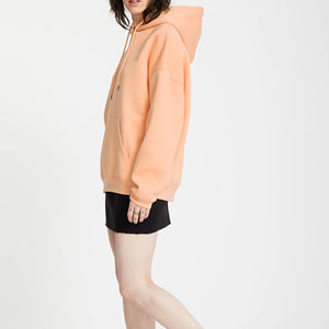 เสื้อฮู้ดครอปท็อปทรงหลวมสำหรับผู้หญิง ลดราคาพิเศษ MOQ ต่ำ ระบายอากาศได้ดี พิมพ์ลาย ถักทออย่างเป็นมิตรต่อสิ่งแวดล้อม โลโก้ด้านหน้า - Product Image 4