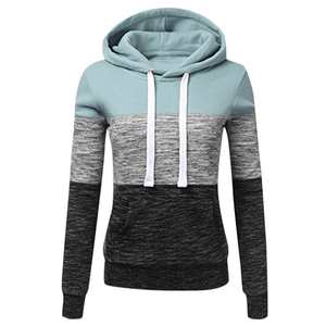 Sweat-shirt à capuche uni basique pour femme, pull simple pour tous les jours avec poche avant et coupe décontractée - Product Image 1
