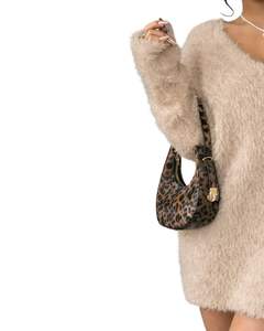 Vestido de Suéter de Punto Beige Personalizado para Mujer, Cuello en V, Manga Larga, Felpa Suave, Cálido para Invierno, Moda, OEM, Venta al por Mayor, Hecho a Medida - Product Image 3