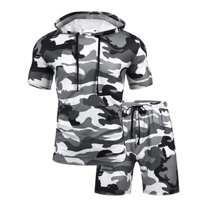 Moda Casual Streetwear Material ligero Ajuste cómodo Fabricante Hombres Sudaderas con capucha y pantalones cortos Conjunto - Product Image 1