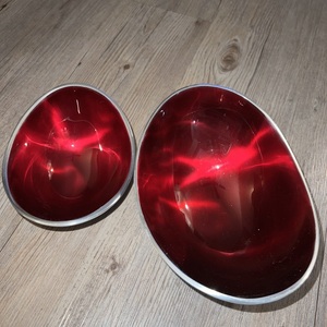 Ensemble de bols de service en acier inoxydable rouge de qualité supérieure avec finition brillante Parfait pour les salades, les collations et la présentation de table élégante - Product Image 3