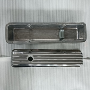 Poliertes Aluminium Small-Block-Chevy 58-86 Gerippte Hohe Ventildeckel - Product Image 2