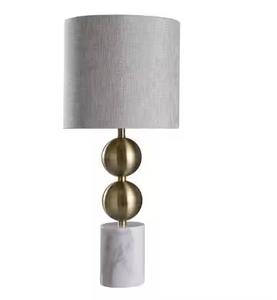 Lampe de table contemporaine élégante en métal pour la décoration de la chambre à coucher Lumière de bureau artistique en fer pour le salon - Product Image 2