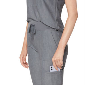 Blouses nouvelle vente en gros, Logo personnalisé, fermeture éclair, costume chirurgical, blouses ensembles 2 pièces uniformes d'hôpital, blouses à bas prix pour femmes et hommes - Product Image 1