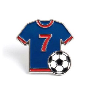 Badge Souvenir de Football Traditionnel Personnalisé en Zinc Plaqué Argent avec Impression Sérigraphiée et Épingle - Product Image 5