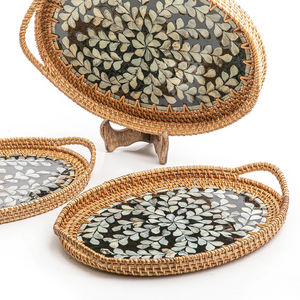 Plateau en rotin ovale Artisan avec joli design noir motif à la mode unique idéal pour servir des boissons collations et décoration intérieure - Product Image 2