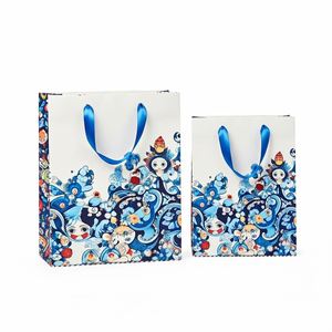 Sac en papier écologique de luxe recyclable pour bijoux et décoration, sac cadeau personnalisé avec logo et finition laminée premium - Product Image 1