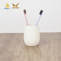 Ensemble d'accessoires de salle de bain en résine durable comprenant un distributeur de savon Boîte à mouchoirs Porte-brosse à dents Ensemble de toilette stocké Hôtel Maison