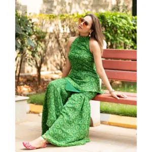 Conjunto de Cordón Verde Tiburón para Mujer, de Chifón Puro con Botones - Product Image 2