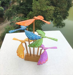 Libellule en bambou auto-équilibrante, jouets artisanaux bon marché, libellule en bambou pour décoration d'enfants - Product Image 5