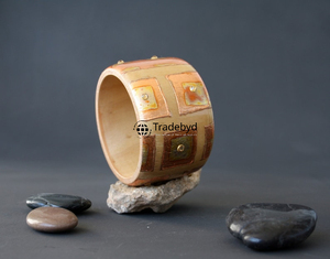 ชุดกำไลไม้ธรรมชาติทำด้วยมือสำหรับผู้หญิงเครื่องประดับที่ยั่งยืนทำด้วยมือโดย tradebyd - Product Image 1