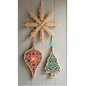 Ornements muraux de Noël en bois rustiques avec l'ajout d'une joie de vacances traditionnelle aux décorations pour la maison - Product Image 1