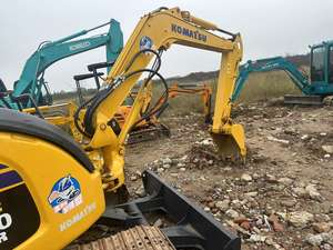 Offre Spéciale pelle sur chenilles d'occasion Komatsu PC40MR au Japon avec pièces de moteur central-engrenage et roulement - Product Image 2