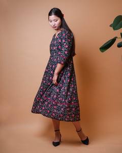 Robe Rosalie faite à la main, longueur mollet, imprimé floral, style bohème, décontractée, mode éthique - Product Image 5