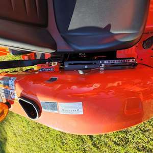 Tracteur original Kubota LA525 disponible pour la vente, 25HP, chargeur avant et arrière disponible - Product Image 4