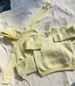 Sweat à capuche et pantalon de survêtement d'hiver en coton/poly à col montant pour femmes ensembles de vêtements personnalisés avec logo en relief bouffant 3D - Product Image 6