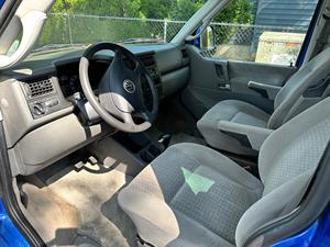 Volkswagen EuroVan MV 2003 USADO COMO NUEVO, Motor VR6 de 2.8 Litros, Tracción Delantera, Minivan Automática, LWD - Product Image 2