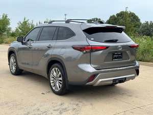 Toyota Highlander 2025 SUV Gris, Faros LED, Transmisión Automática, Neumáticos R19, Motor de Gasolina, 5 Asientos, Interior de Tela - Product Image 1