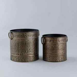 Florero de Metal Único Hecho a Mano con Forma Moderna, Ideal para Exhibición en Mesa y como Detalle Decorativo - Product Image 6