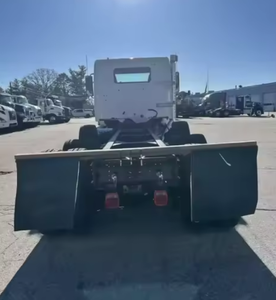 Camión Usado de Alto Rendimiento 2021 Volvo VHD84B300 con Cabina y Chasis - Eje Delantero de 455HP, Automático, Listo para Envío Mundial - Product Image 2