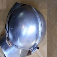 Casco de Armadura Medieval BUHURT, Réplica Hecha a Mano con Acero Suave de Calibre 18, Recortada y con Incrustaciones de Esmalte, para Coleccionistas y Reenactaciones Históricas