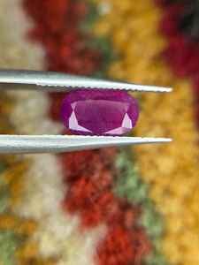 Rubí Natural Rosa Rojizo de Excelente Calidad, Corte Ovalado Facetado de 1.6 Quilates, para Joyería, Procedente de Afganistán - Product Image 6