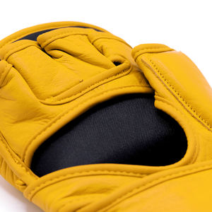 Guantes MMA personalizados de 4oz y 7oz, guantes de cuero PU negros para entrenamiento de Muay Thai y boxeo - Product Image 2