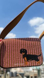 กระเป๋าคลัทช์งานปักมือ ดีไซน์เนอร์ ผลิตในอินเดีย สายสะพายไหล่ ซิปปิดแบบแม่เหล็ก ซับในผ้าไหมผสมฝ้าย - Product Image 4