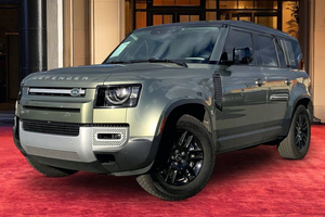 Occasion La N.D R.o V.er DE FE ND ER 2024 Turbo Automatique Volant à Gauche Sièges en Cuir 5 Places Phares Xénon Caméra Arrière Tactile - Product Image 2