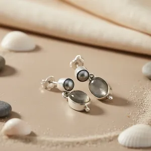 Boucles d'oreilles pendantes en argent 925 avec perle d'eau douce en forme de lune, sertissage clos, style minimaliste, pour femme, à porter au quotidien - Product Image 1