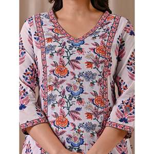 Kurti de Algodón con Estampado Jaal Blanco y Rosa, Corte Recto, Ropa Regional - Product Image 2