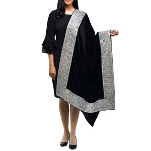 ผ้าคลุมไหล่กำมะหยี่สำหรับผู้หญิงอุปกรณ์เสริมสำหรับฤดูหนาวสำหรับผู้ใหญ่ขนาดปรับแต่งโลโก้ได้ตามต้องการ - Product Image 1