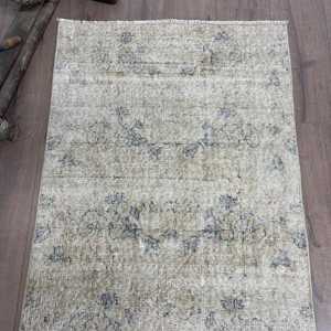 พรมตุรกีโบราณขนาดเล็ก 2.6x5.7 ฟุต (80x173 ซม.) สีเทาไล่เฉด - Product Image 4