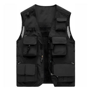 Service OEM Gilet tendance personnalisé pour hommes Gilet de luxe à poches multiples de haute qualité avec poches en 5 dimensions pour hommes - Product Image 3