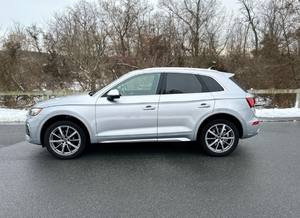 Utilisé 2022 Auudi SQ5 Turbocharged V6 AWD Magma Rouge Intérieur - Product Image 4